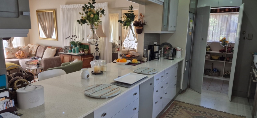 5 Bedroom Property for Sale in Hartenbos Central Western Cape